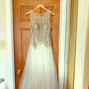 NWT gorgeous prom/formal gown! Size 2
